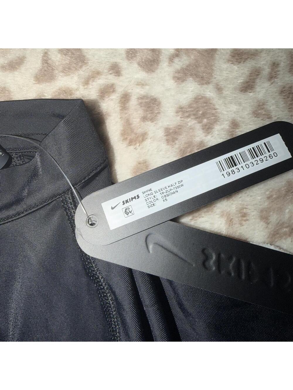 Nike Skims Shine Long Sleeve Half Zip - Picture 6 of 8